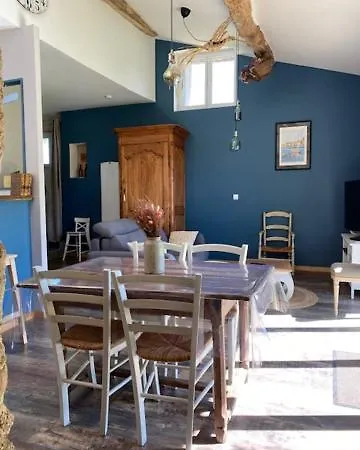 La Place Des Amis Casa de Férias